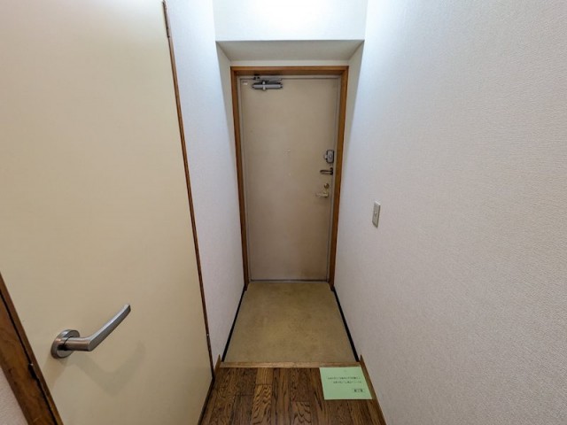 (玄関)