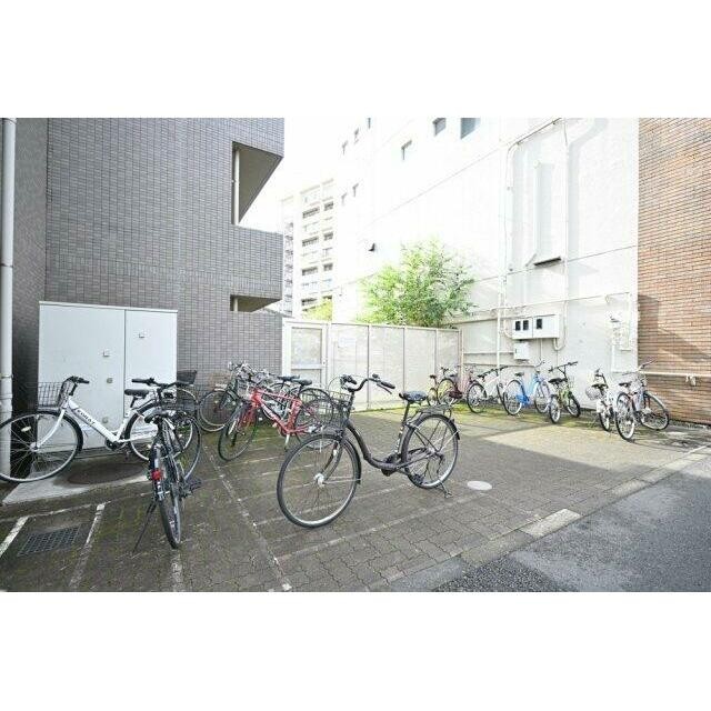 駐輪場(居間)