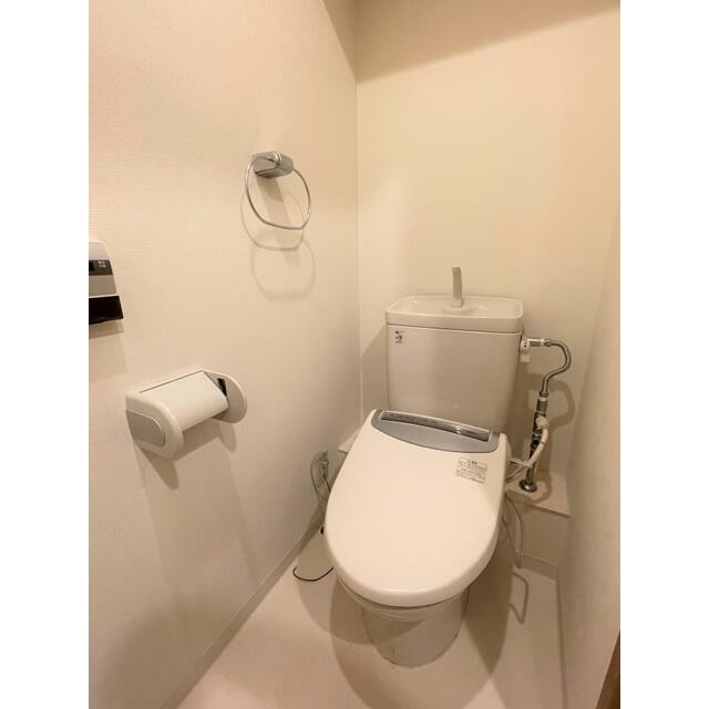 ※同タイプ別室参考写真※ 温水洗浄便座付きで、快適にご利用いただけます♪(内装)