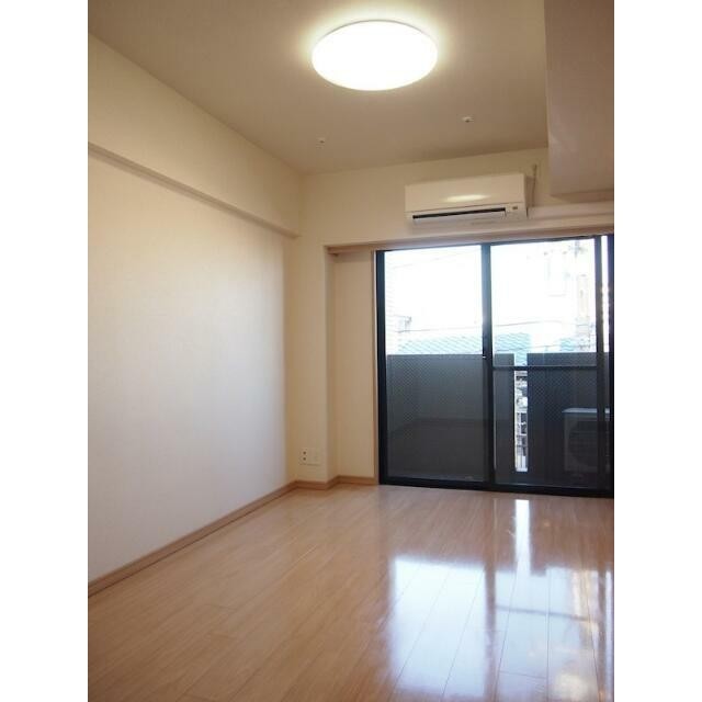 (居間)
