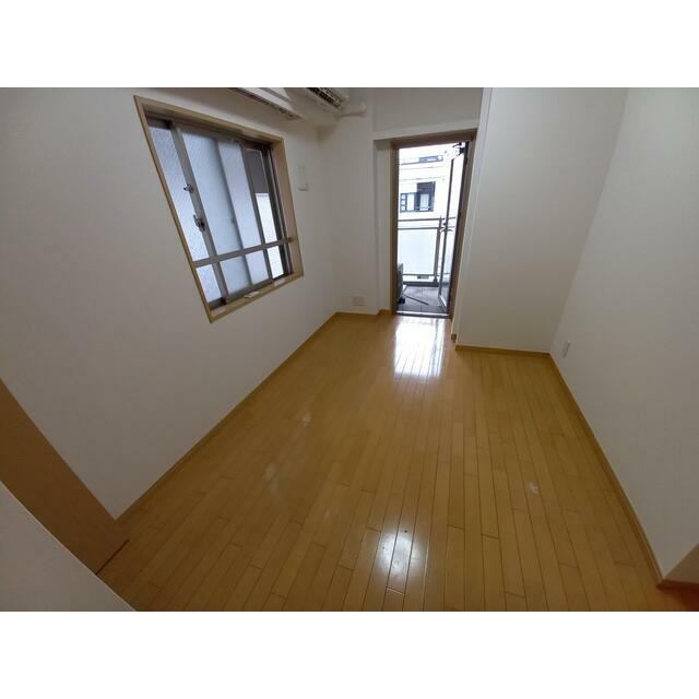 (居間)