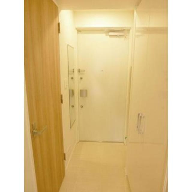※写真は同タイプ住戸です。(玄関)
