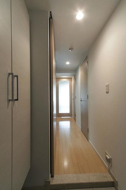 ※写真は同タイプ住戸です。(玄関)