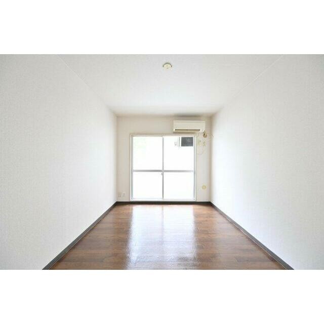 (居間)