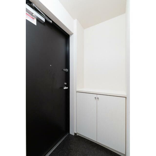 ※写真は同タイプ住戸です。(玄関)