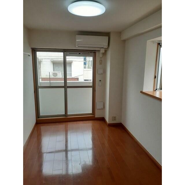 (居間)