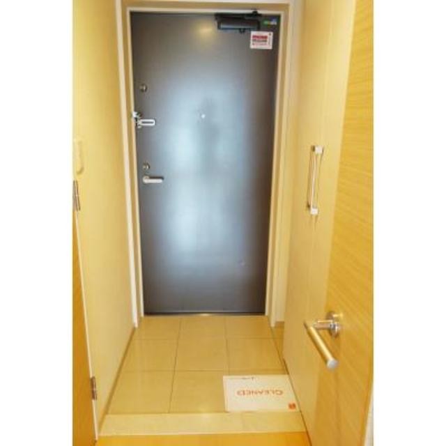 ※写真は同タイプ住戸です。(玄関)