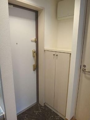 ※同仕様写真含む(玄関)