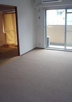 (居間)