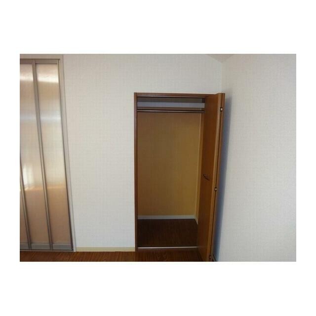 洋室2 収納(内装)