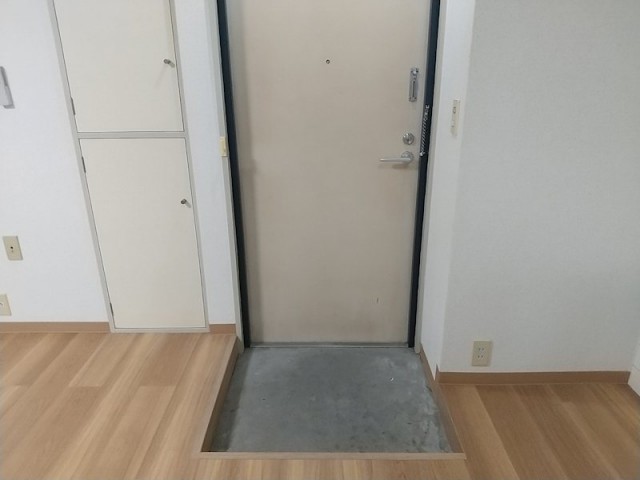 (玄関)