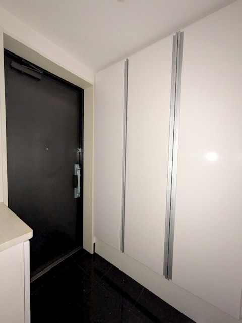 (玄関)