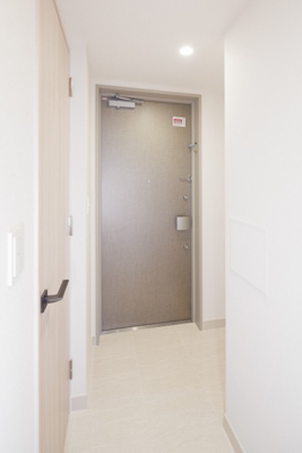 ※写真は同タイプ住戸です。(玄関)