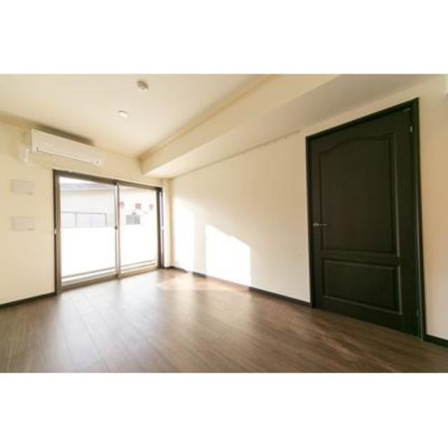 ※写真は同タイプ住戸です。(居間)