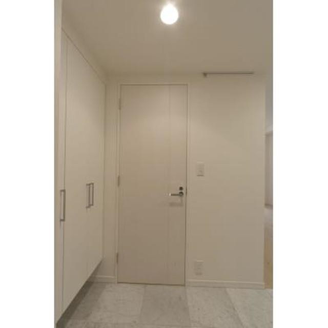 ※写真は同タイプ住戸です。(玄関)