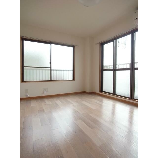 (居間)