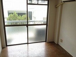 (居間)