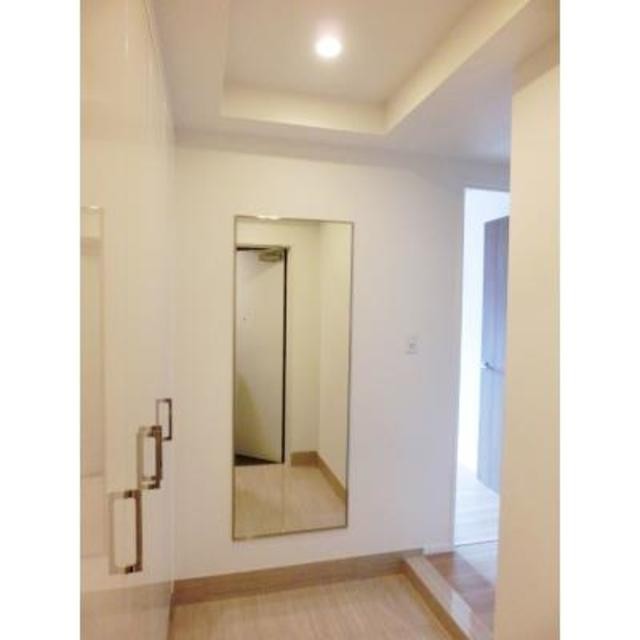 ※写真は同タイプ住戸です。(玄関)
