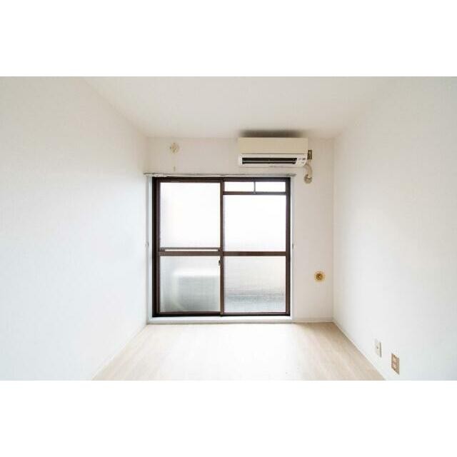 (居間)