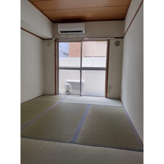 (居間)