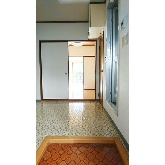 ※同仕様写真含む(玄関)