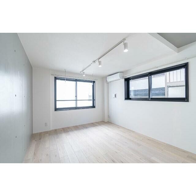 (居間)