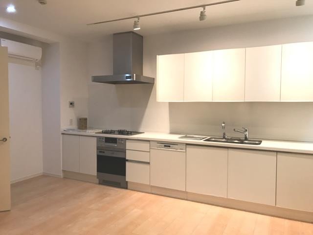 ※写真は同タイプ住戸です。(キッチン)
