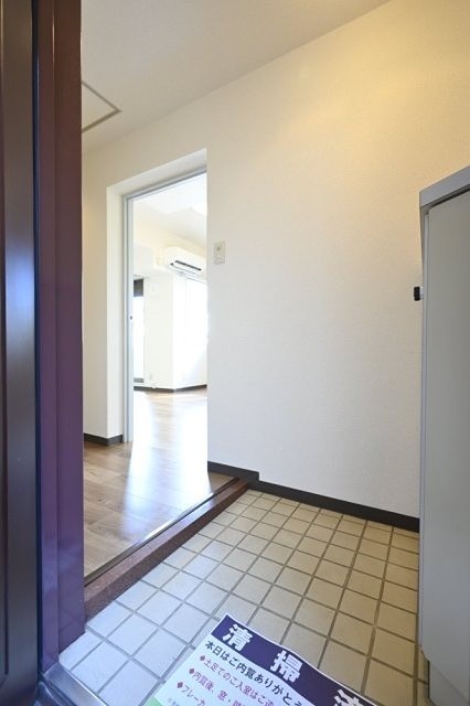 ※別部屋参考写真(玄関)