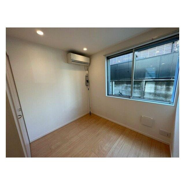 写真は別のお部屋です(居間)