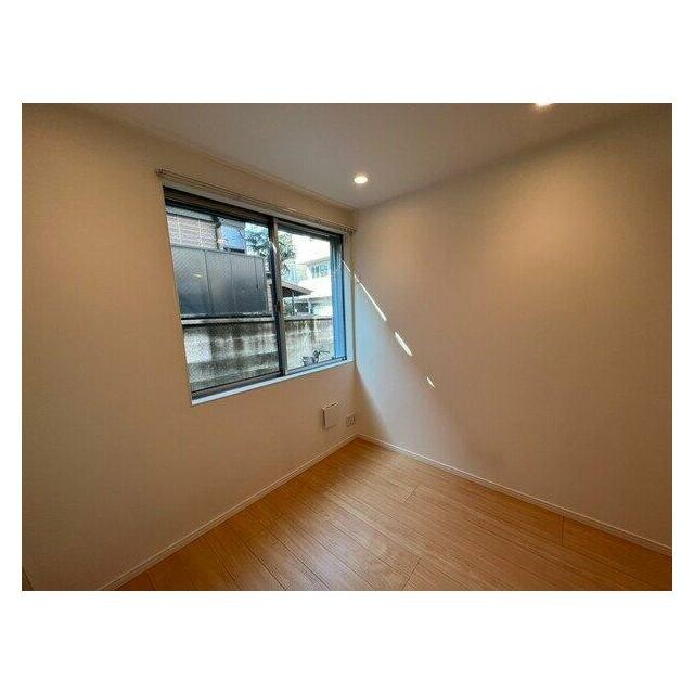 写真は別のお部屋です