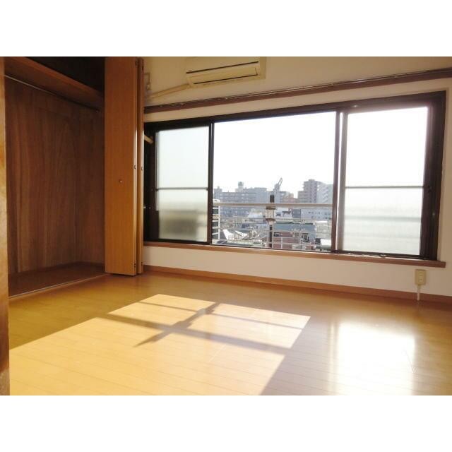 (居間)