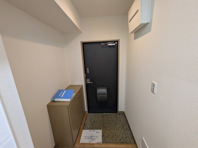 (玄関)