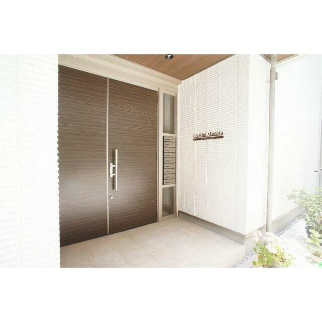 ◇共用玄関はオートロック仕様です◇(その他建物画像)