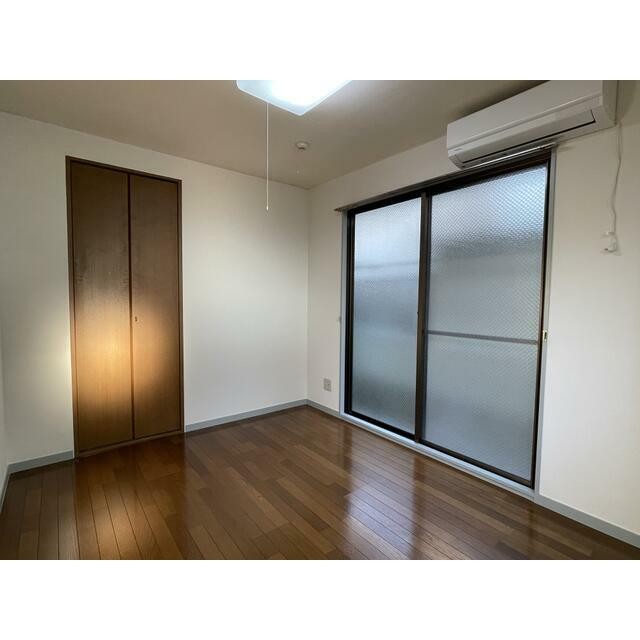 同物件の別号室の写真です。(居間)