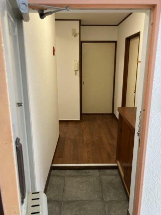 (玄関)