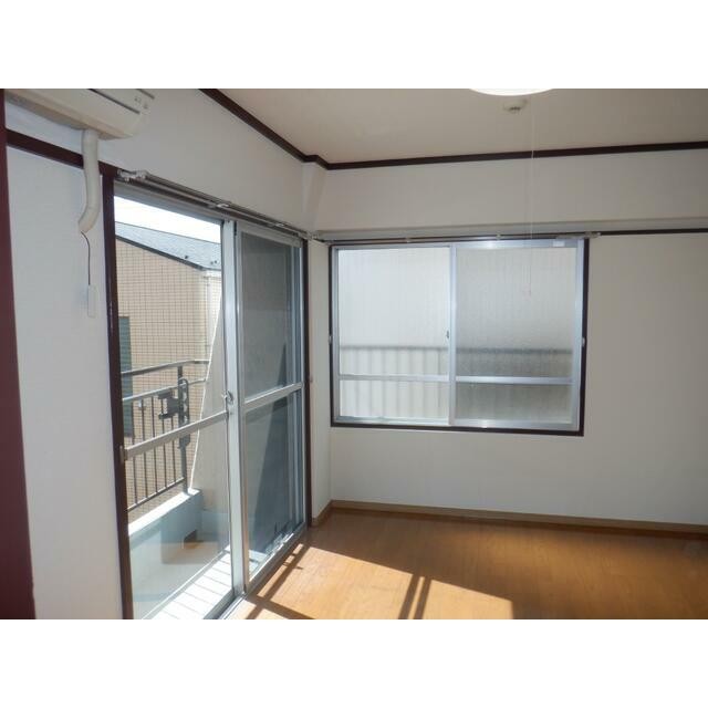 (居間)