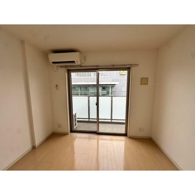(居間)