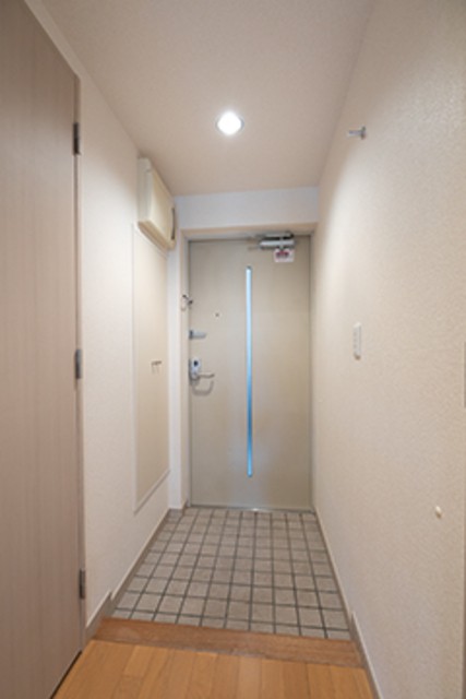 ※写真は同タイプ住戸です。(玄関)