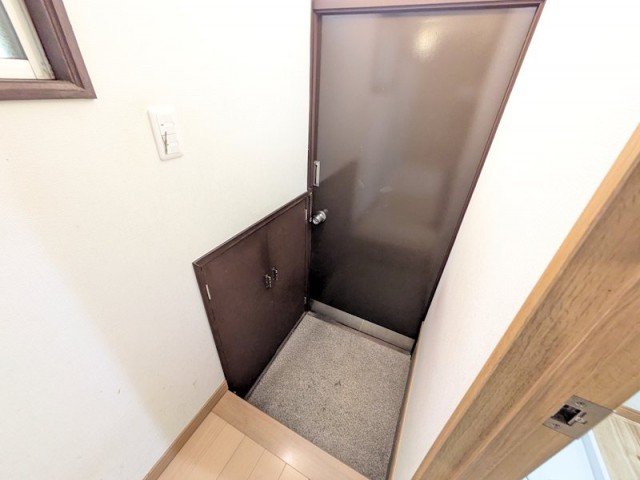 (玄関)