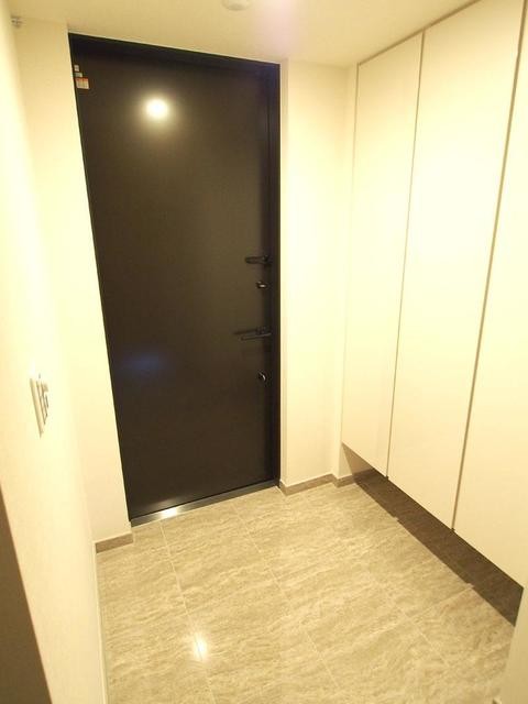 ※写真は同タイプ住戸です。(玄関)
