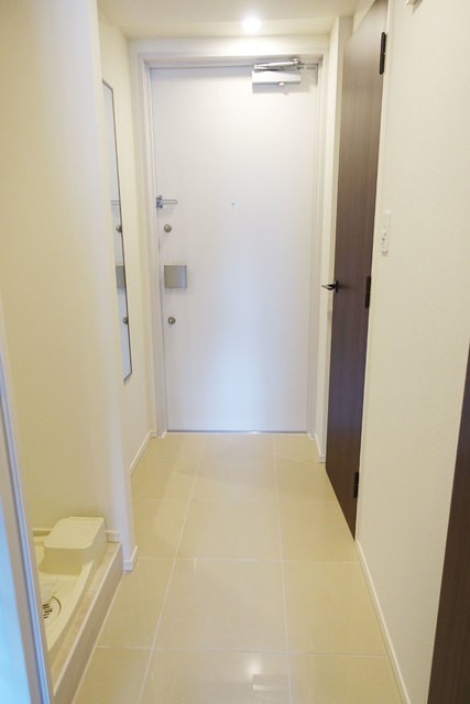 ※写真は同タイプ住戸です。(玄関)