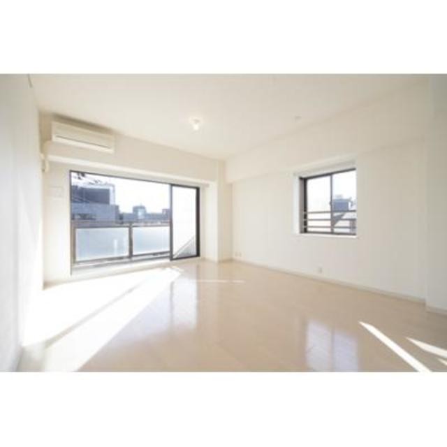 ※写真は同タイプ住戸です。(居間)