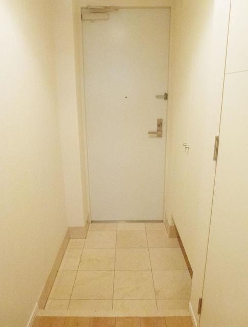 ※写真は同タイプ住戸です。(玄関)