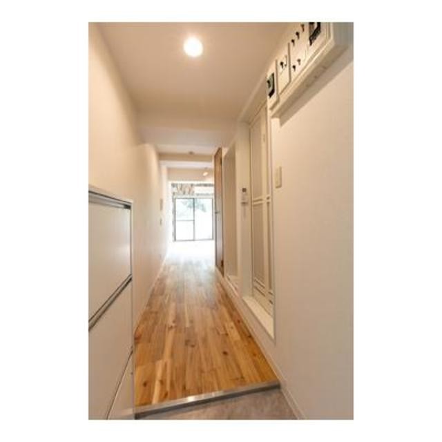 ※写真は同タイプ住戸です。(玄関)