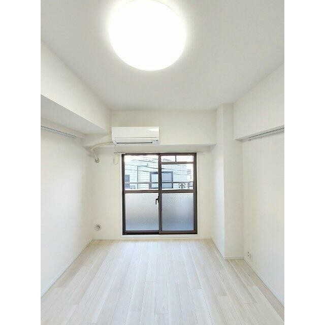 (居間)