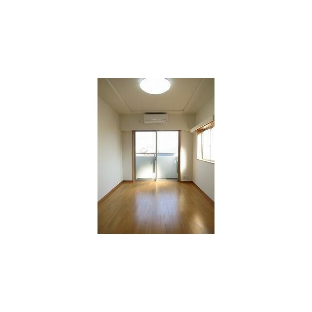 (居間)