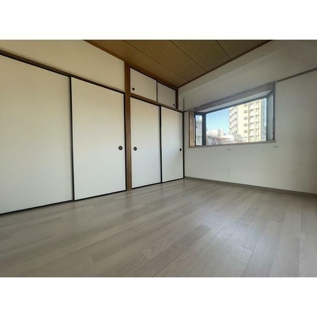 洋室6帖 出窓あり(居間)