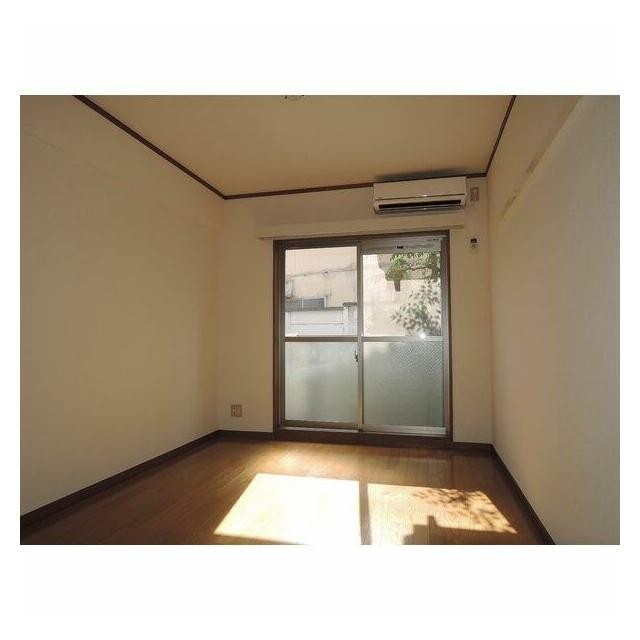 (居間)