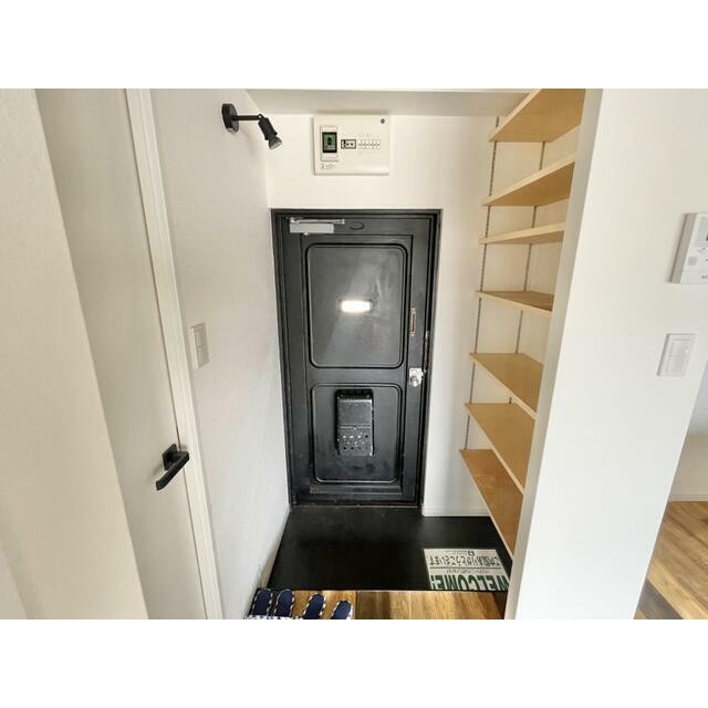 ※同仕様別室写真、色味などは異なる場合があります(玄関)