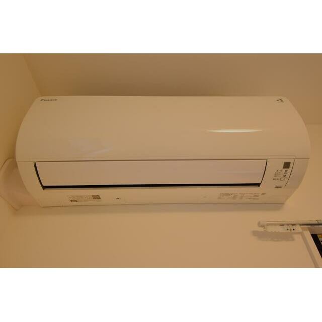 エアコンはお部屋の空気をキレイにするストリーマ付きのダイキン製